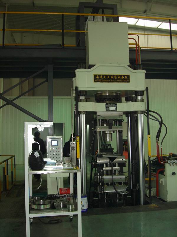 YTW79Z系列全自動(dòng)粉末液壓機(jī)