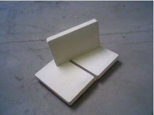 承燒板、燒結(jié)舟、墊板、托板、移進(jìn)扳、硼板、匣缽、支柱等窯具