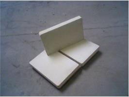 承燒板、燒結(jié)舟、墊板、托板、移進(jìn)扳、硼板、匣缽、支柱等窯具